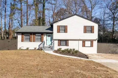 6050 Randy Ln, Ellenwood, GA 30294