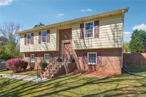 40 Belmont Park Ln, Ellenwood, GA 30294