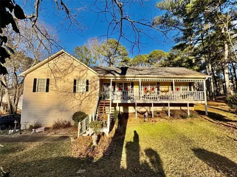 606 Wood Rdg, Woodstock, GA 30189