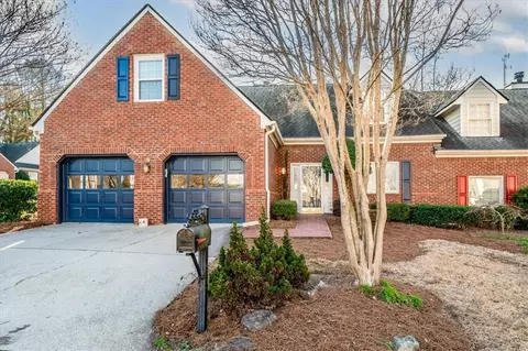 6251 Meadow Run Ct, Peachtree Corners, GA 30092