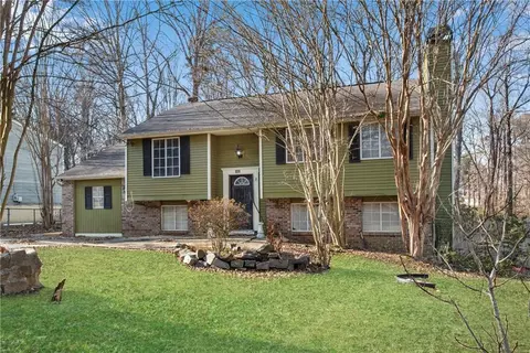 902 Traymore Dr, Norcross, GA 30093