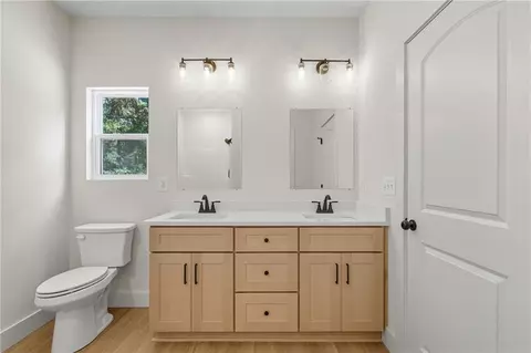 Bath - 132 James Rd, Clarkesville, GA 30523 photo 1 of 2