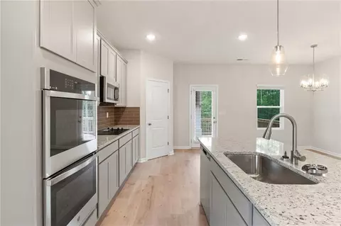 Kitchen - 148 Post Oak Dr, Jackson, GA 30233 photo 2 of 2