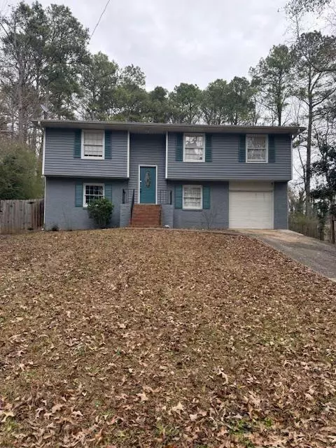 657 Overlook Ct, Jonesboro, GA 30238
