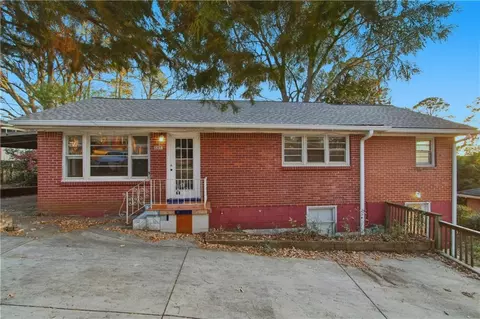 685 Melrose Dr, Forest Park, GA 30297