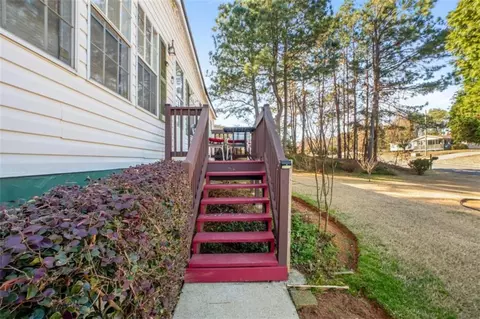 Exterior - 429 Graystone Dr, Winder, GA 30680 photo 5 of 14