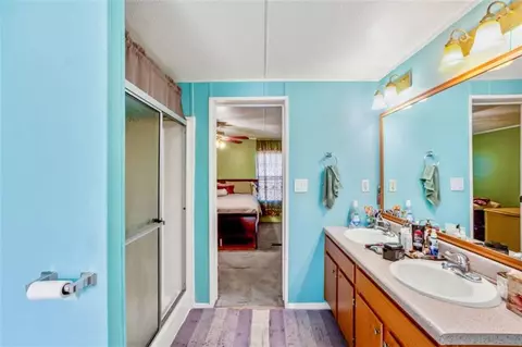 Bath - 429 Graystone Dr, Winder, GA 30680 photo 3 of 3