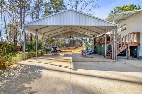 Exterior - 429 Graystone Dr, Winder, GA 30680 photo 9 of 14