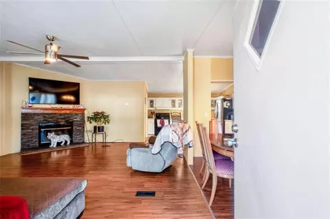 Entry Way - 429 Graystone Dr, Winder, GA 30680 photo 1 of 2