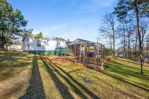 Exterior - 429 Graystone Dr, Winder, GA 30680 photo 7 of 14