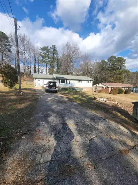 3313 Stoneybrook Dr, Douglasville, GA 30134