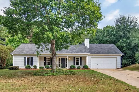 Exterior - 110 Chestnut Dr, Covington, GA 30016 photo 2 of 4