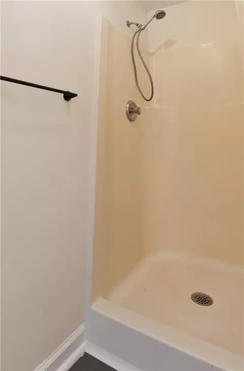 Bath - 110 Chestnut Dr, Covington, GA 30016 photo 4 of 5