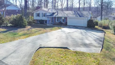 2846 Summit Ridge Dr, Marietta, GA 30066