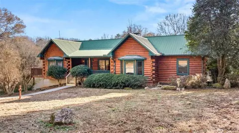 715 Woods Bridge Rd, Commerce, GA 30529