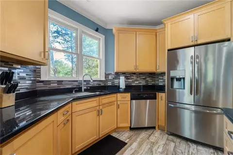 Kitchen - 244 Dodgen Rd, Hampton, GA 30228 photo 2 of 8