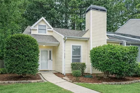 2294 Wellington Cir, Lithonia, GA 30058