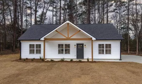 8 Whispering Pines Rd NE, Rome, GA 30161
