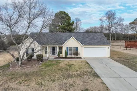 1424 Langdon Park Ct, Winder, GA 30680
