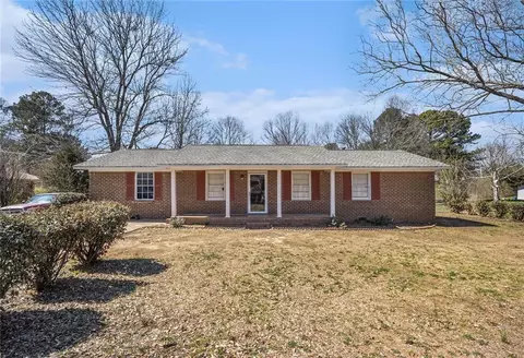 413 N College Dr, Cedartown, GA 30125
