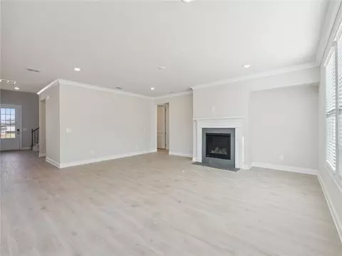 Living - 1291 Whitman Cir, Monroe, GA 30656 photo 2 of 3
