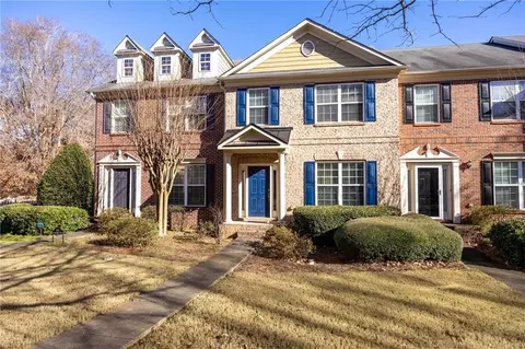 649 Pecan Knoll Dr, Marietta, GA 30008