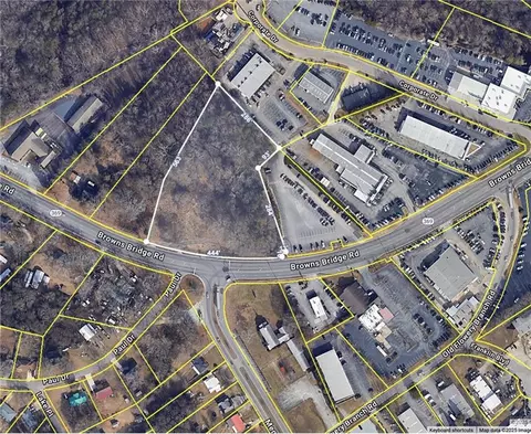 2504 Browns Bridge Rd, Gainesville, GA 30504