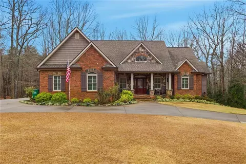 335 Laurel Place Dr, Cornelia, GA 30531