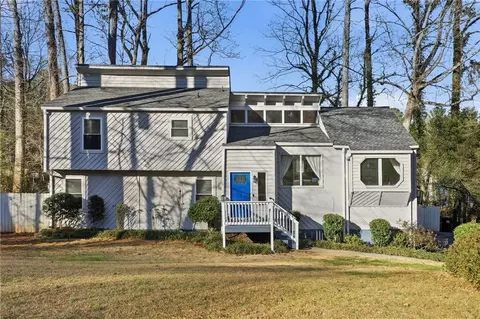 3981 Lookout Point Dr, Marietta, GA 30066