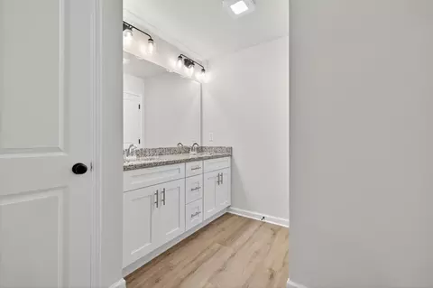 Bath - 23 Benscot Dr, Austell, GA 30106 photo 3 of 6