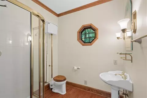 Bath - 576 Apache Trl, Chatsworth, GA 30705 photo 1 of 9
