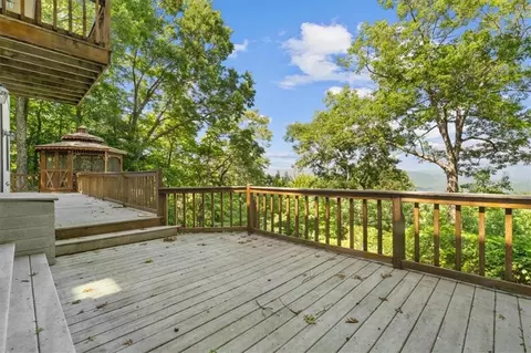 Exterior - 576 Apache Trl, Chatsworth, GA 30705 photo 10 of 32