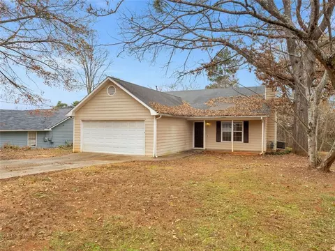 95 Rosewood Dr, Mcdonough, GA 30253