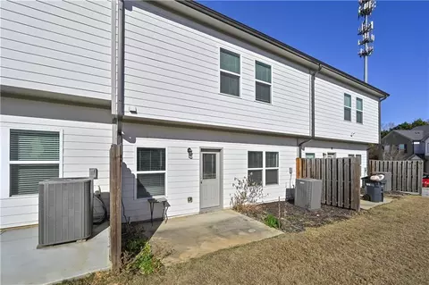 Exterior - 1102 Lossie Ln, Grayson, GA 30017 photo 5 of 10