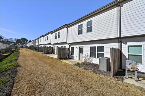 Exterior - 1102 Lossie Ln, Grayson, GA 30017 photo 7 of 10