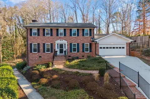 2363 Leisure Lake Dr, Dunwoody, GA 30338
