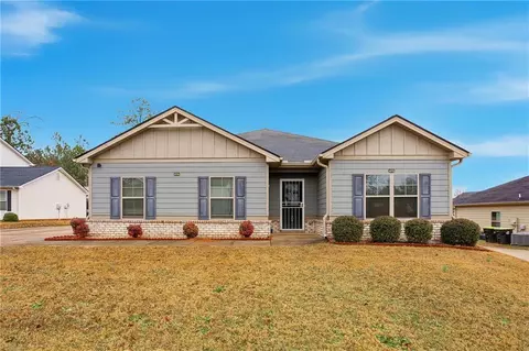 6968 New Dale Rd, Rex, GA 30273