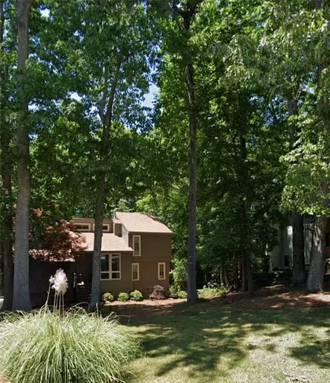 2225 Smoke Stone Cir, Marietta, GA 30062