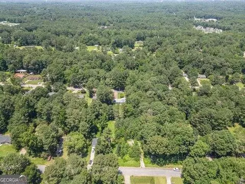 185 Mountain View Cir, Covington, GA 30016 photo 4