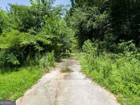 185 Mountain View Cir, Covington, GA 30016 photo 3