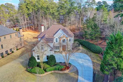 6709 Wooded Cove Ct, Flowery Branch, GA 30542