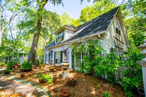8612 Campbellton St, Douglasville, GA 30134