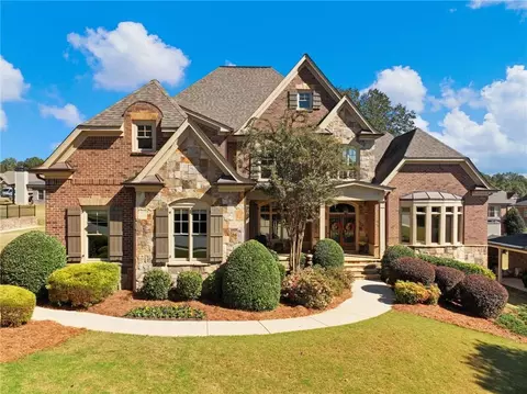 2051 Skybrooke Ct, Hoschton, GA 30548