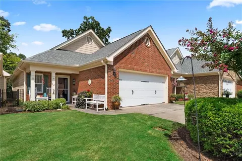 21 Stewart Dr, Cartersville, GA 30120