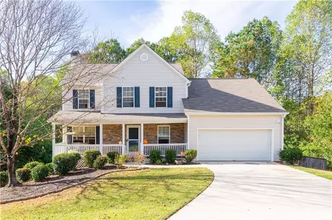 401 Crested View Dr, Loganville, GA 30052