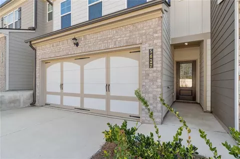 5627 Chickory Dr, Flowery Branch, GA 30542