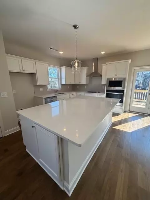Kitchen - 4405 Easter Lily Ave, Buford, GA 30519 photo 3 of 4
