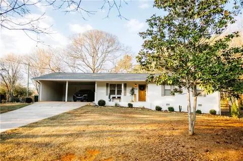 955 Victoria Ln, Oxford, GA 30054