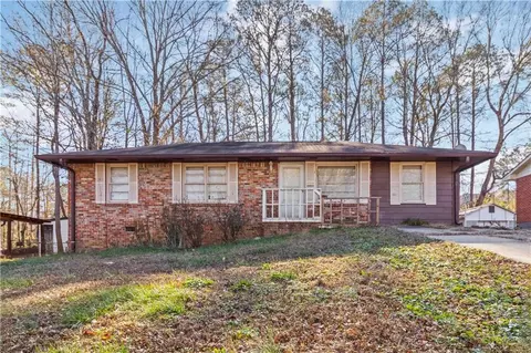 6116 Park Dr, Forest Park, GA 30297