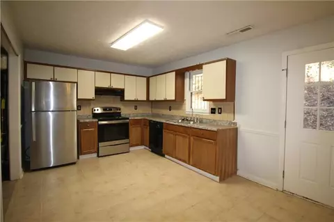 4438 Coopers Creek Dr SE, Smyrna, GA 30082